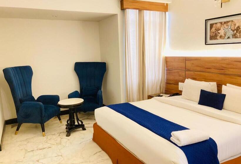 디럭스 룸 킹사이즈 침대, Aman Palace