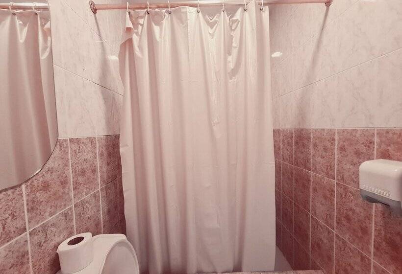 غرفة عائلية, Chat Noir Cuenca