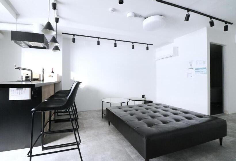 Номер Deluxe, Wheat Wacca