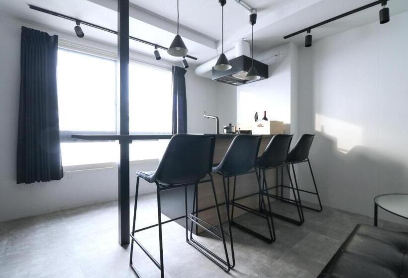 Номер Deluxe, Wheat Wacca