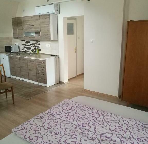 スタンダードルーム, Révész Vendégház