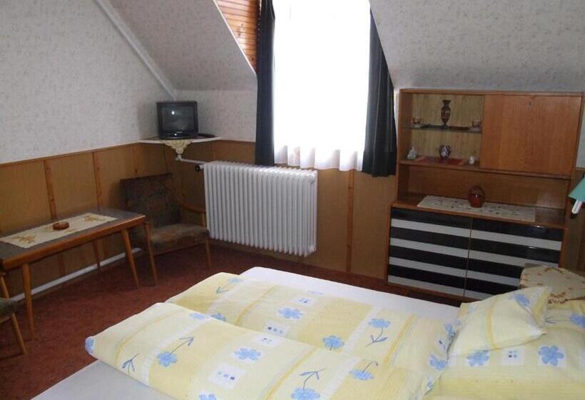 スタンダードルーム, Révész Vendégház