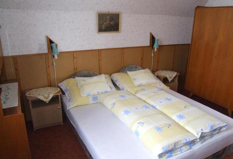 スタンダードルーム, Révész Vendégház