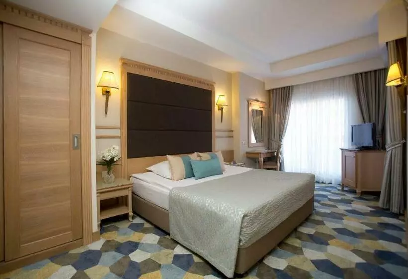 اتاق استاندارد با چشم‌انداز شهر, Fame Residence Lara & Spa