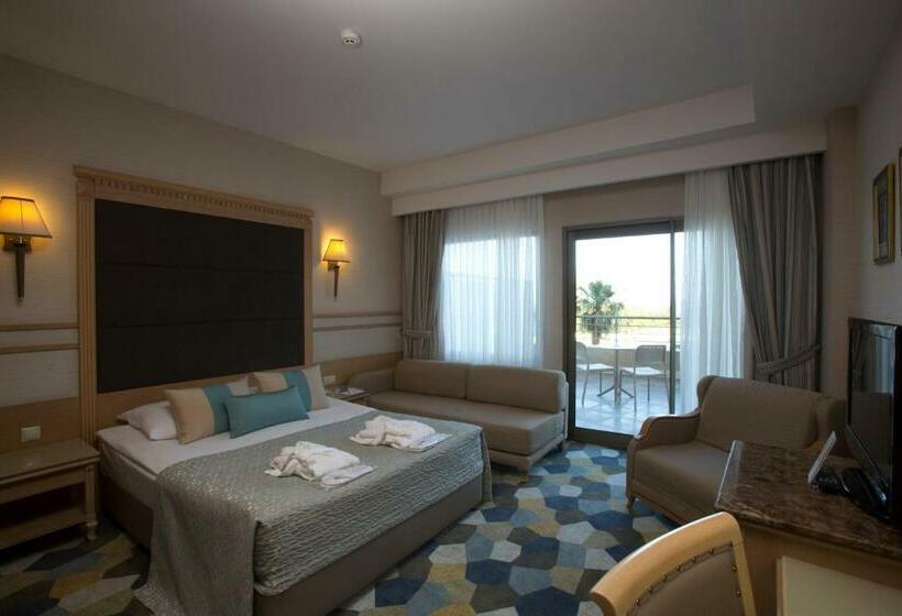 اتاق لوکس خانوادگی, Fame Residence Lara & Spa