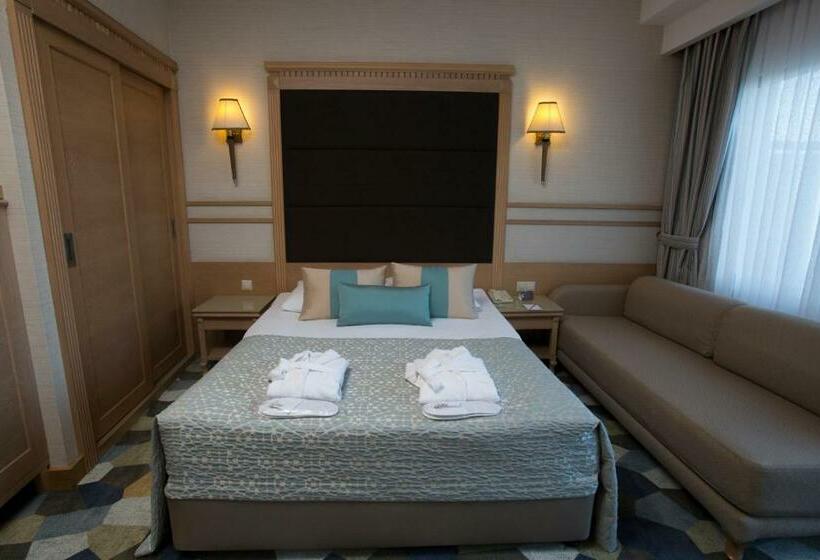 اتاق لوکس خانوادگی, Fame Residence Lara & Spa