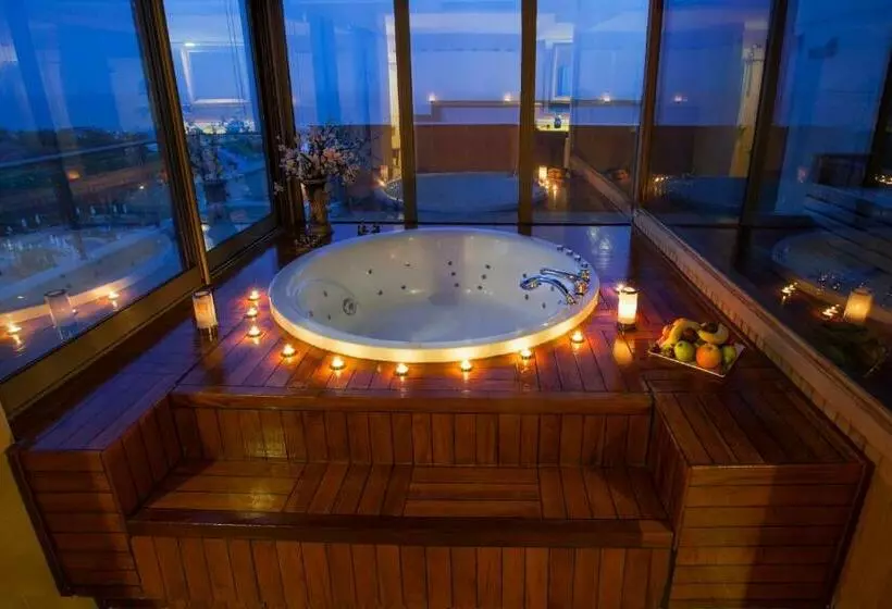 سوئیت با تخت بزرگ, Fame Residence Lara & Spa