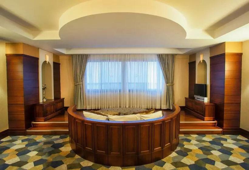 سوئیت با تخت بزرگ, Fame Residence Lara & Spa