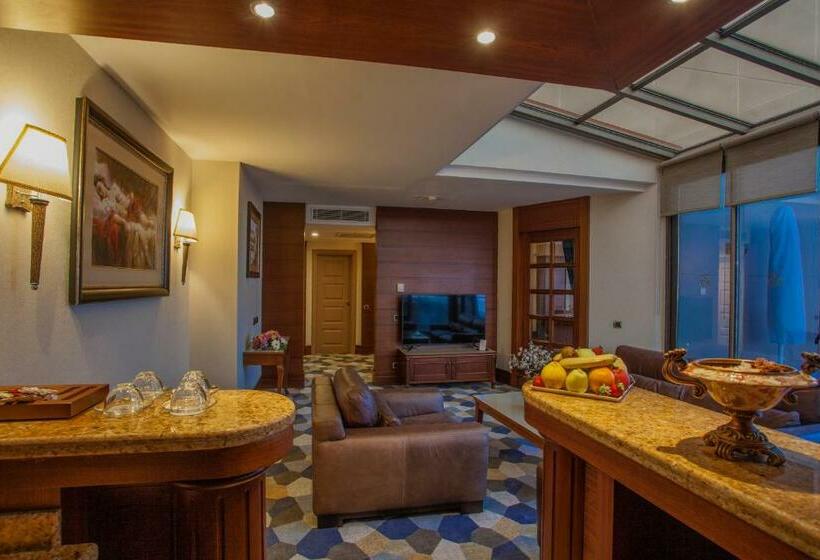 سوئیت با تخت بزرگ, Fame Residence Lara & Spa