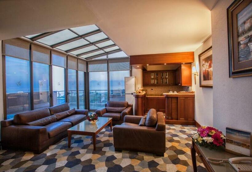 سوئیت با تخت بزرگ, Fame Residence Lara & Spa