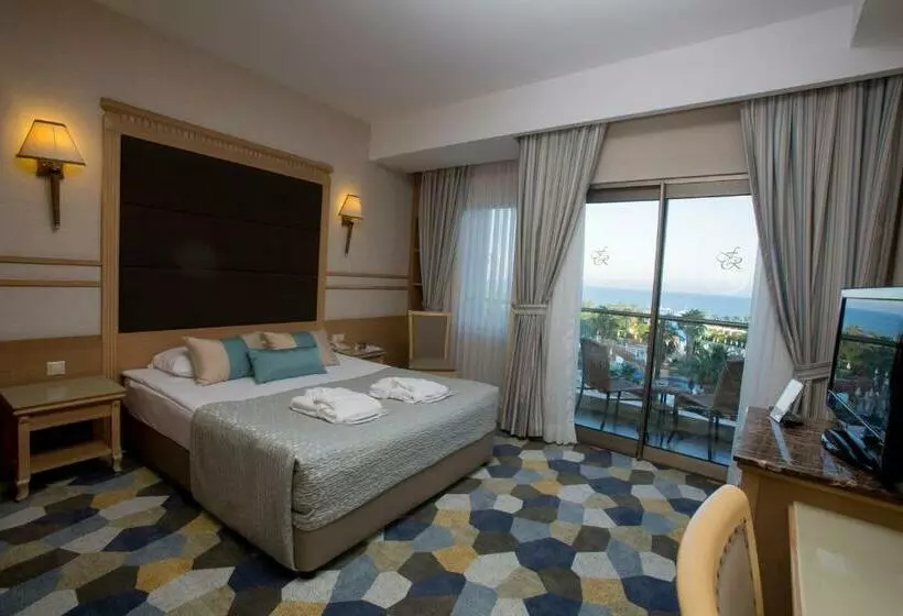 اتاق استاندارد با چشم‌انداز دریا, Fame Residence Lara & Spa