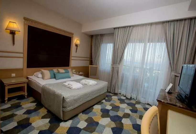 اتاق استاندارد با چشم‌انداز دریا, Fame Residence Lara & Spa