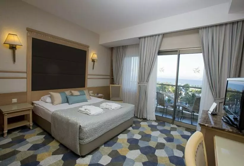 اتاق استاندارد با چشم‌انداز دریا, Fame Residence Lara & Spa