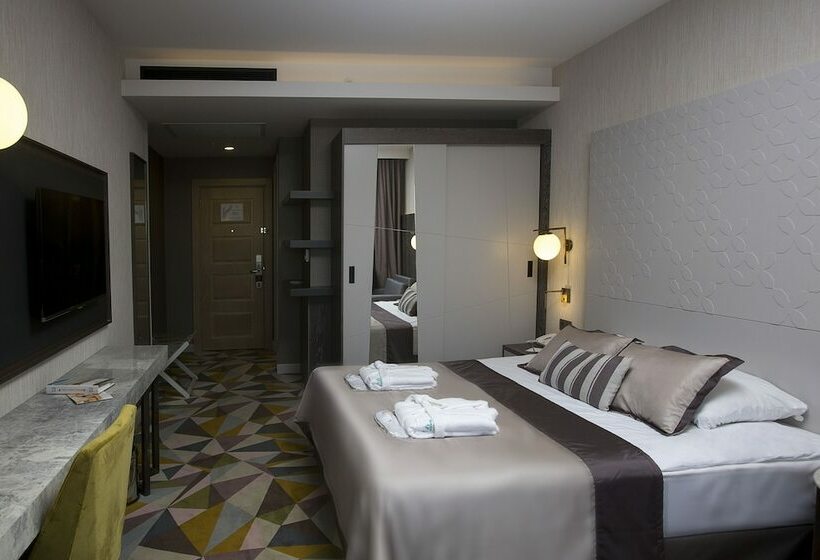 اتاق استاندارد با چشم‌انداز دریا, Fame Residence Lara & Spa