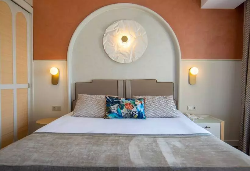 اتاق استاندارد با چشم‌انداز دریا, Fame Residence Lara & Spa