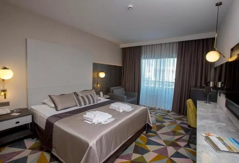 اتاق استاندارد با چشم‌انداز شهر, Fame Residence Lara & Spa