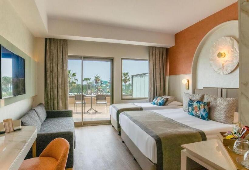 اتاق لوکس خانوادگی, Fame Residence Lara & Spa