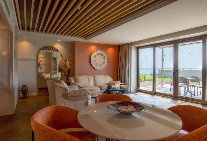 سوئیت با تخت بزرگ, Fame Residence Lara & Spa