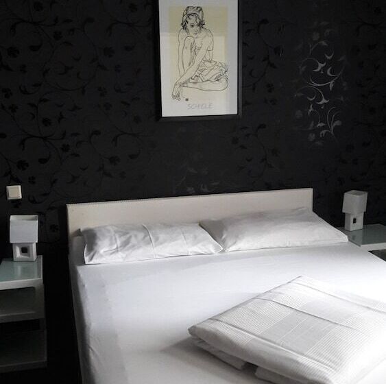 스탠다드 룸, Goldene Spinne