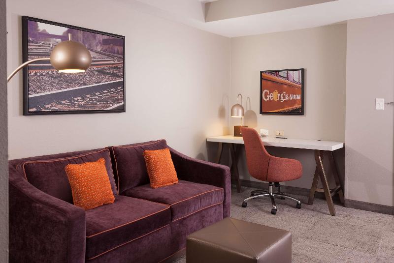 Полулюкс Кровать Кинг, Hilton Garden Inn Atlanta Airport/millenium Center