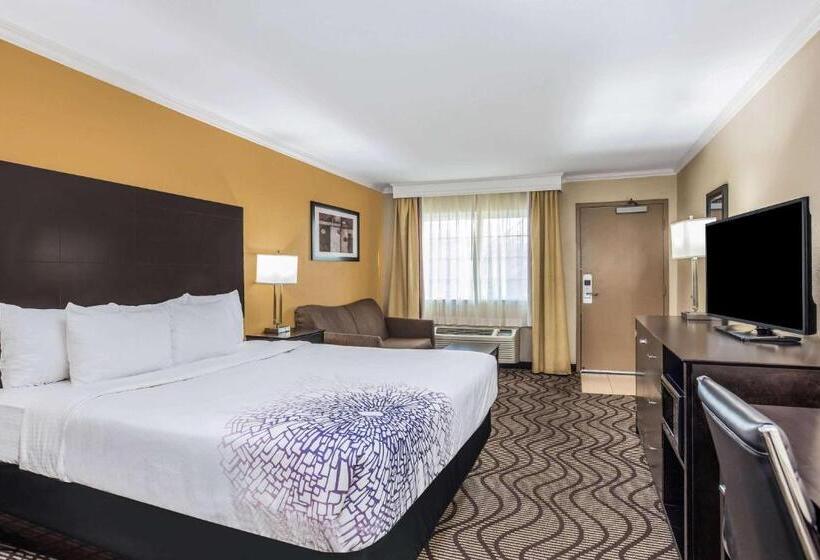 带大床的标准间, La Quinta By Wyndham Carlsbad   Legoland Area