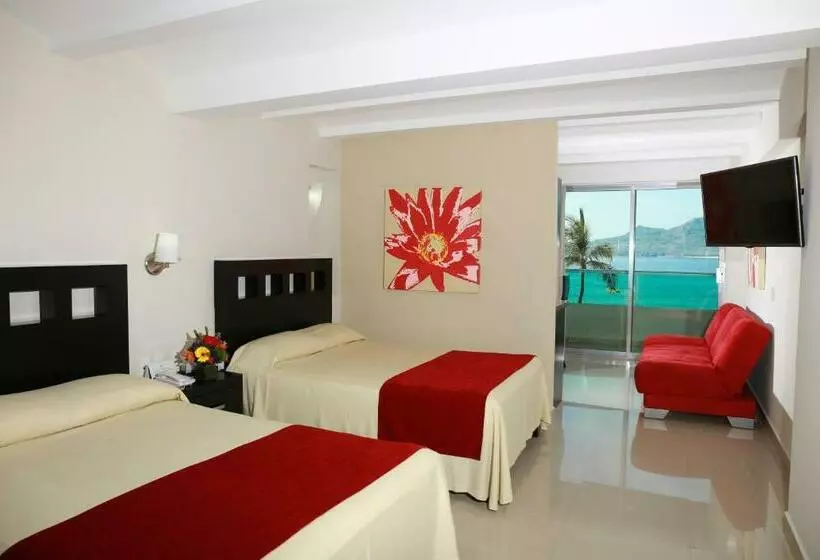 سوییت جونیور با چشم‌انداز دریا, Las Flores Beach Resort