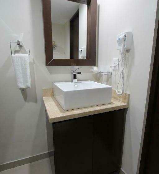 סוויטת סופריור נוף לים, Las Flores Beach Resort