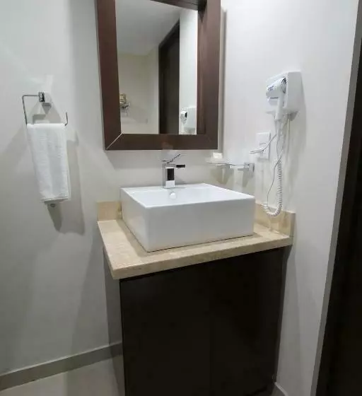 سوییت سوپریور با چشم‌انداز دریا, Las Flores Beach Resort