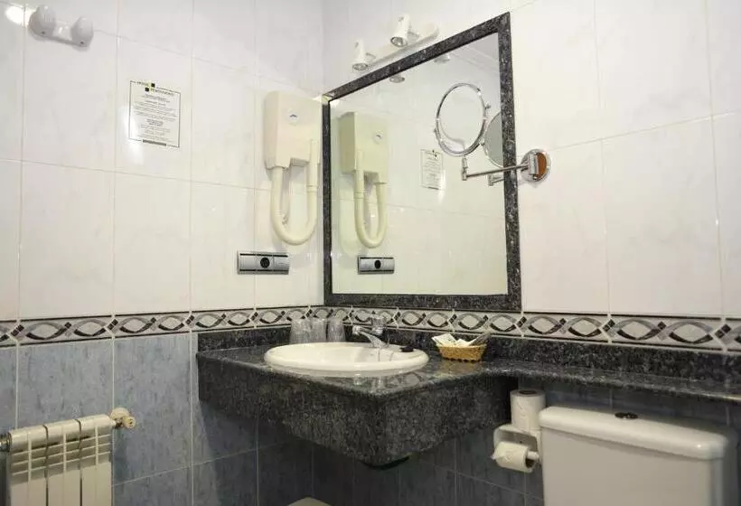 اتاق اکونومی, Portonovo