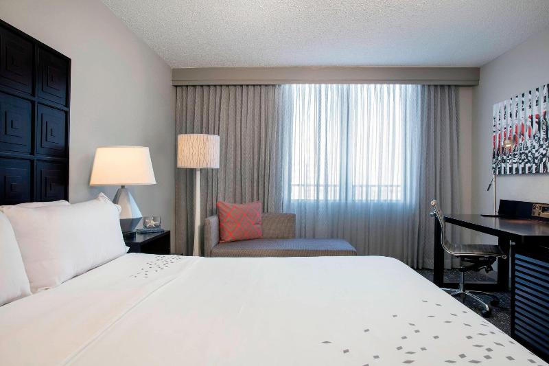 스탠다드 룸 킹사이즈 침대, Renaissance Fort Lauderdale Cruise Port