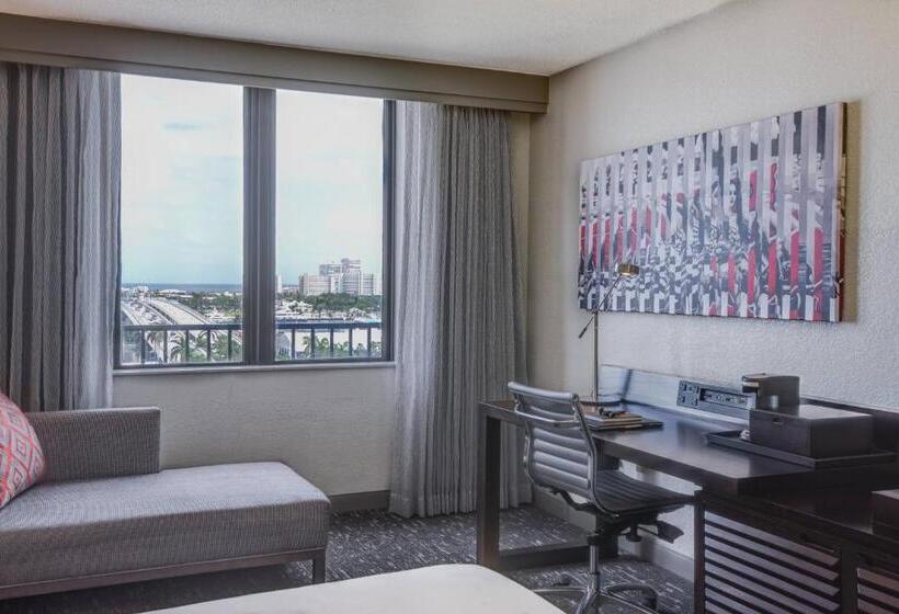身障者適用キングサイズベッドルーム, Renaissance Fort Lauderdale Cruise Port