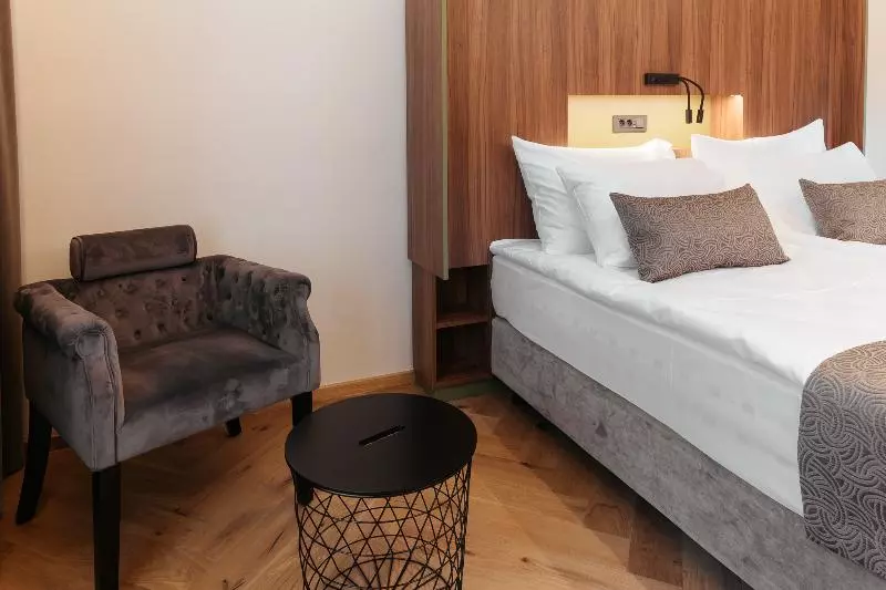 سوییت لوکس, San Marino Suite