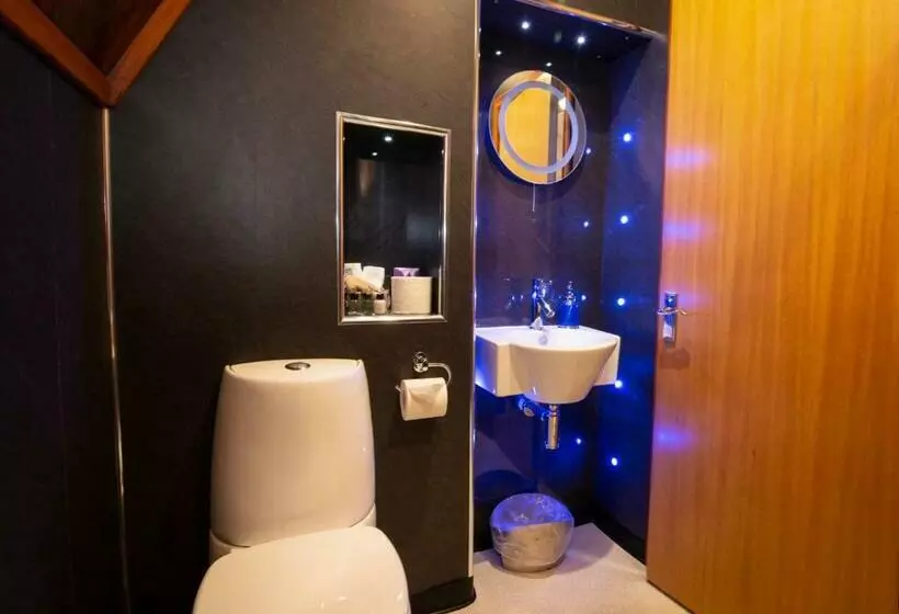 Standard Room, The Auld Kirk
