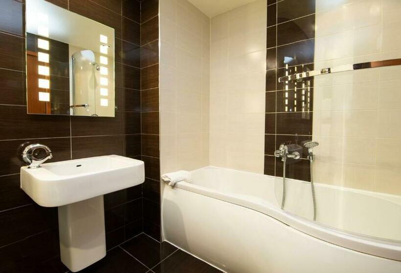 Номер Стандарт, The Auld Kirk