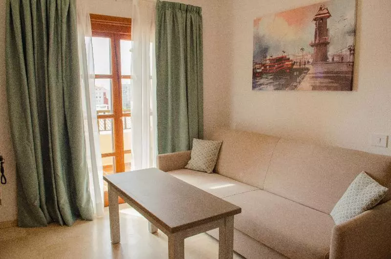 اتاق استاندارد, The Leta Santa Barbara Goleta, Tapestry Collection by Hilton