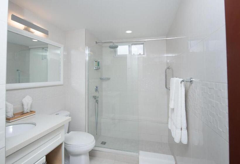 اتاق سوپریور با تخت بزرگ, Yellow Bird