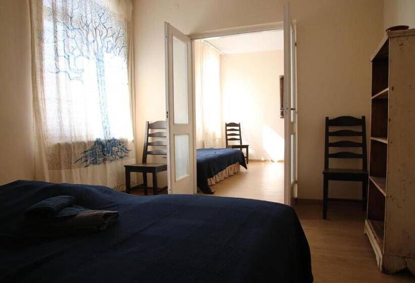 Семейное Студио, Pm Fogadó