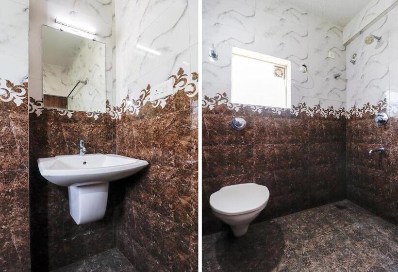 디럭스 트리플 룸, Capital O Sai Arya Residency