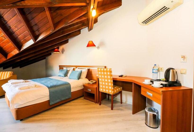 オーシャンビューファミリールーム, Gocek Unlu