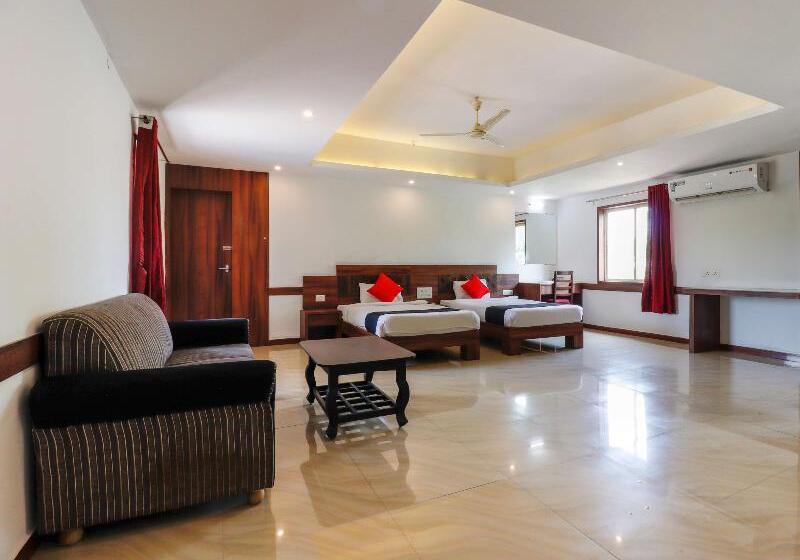 디럭스 트리플 룸, Capital O Sai Arya Residency