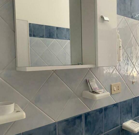 Трехместный Номер Стандарт с Балконом, B&b Kamaraton