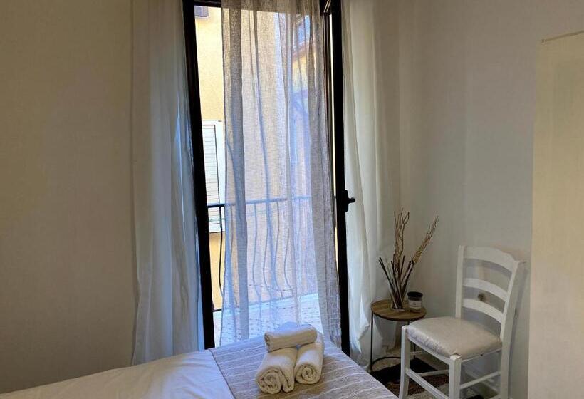 스탠다드 트리플 발코니 룸, B&b Kamaraton