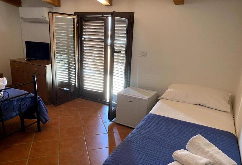 4인용 스탠다드 룸, B&b Kamaraton