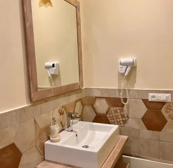 اتاق کلاسیک چهارنفره, Palazzo Campisi Rooms