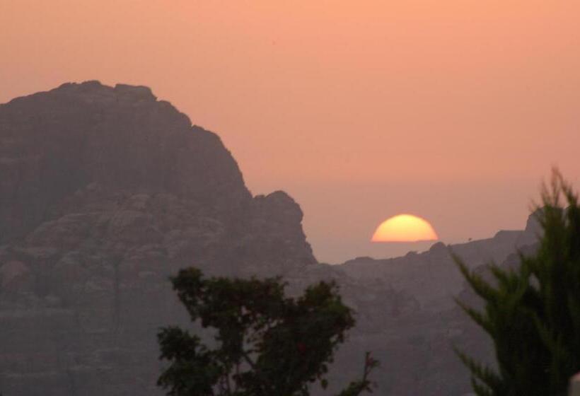 اتاق خانوادگی با چشم‌انداز کوه, B&b Petra Fig Tree Villa