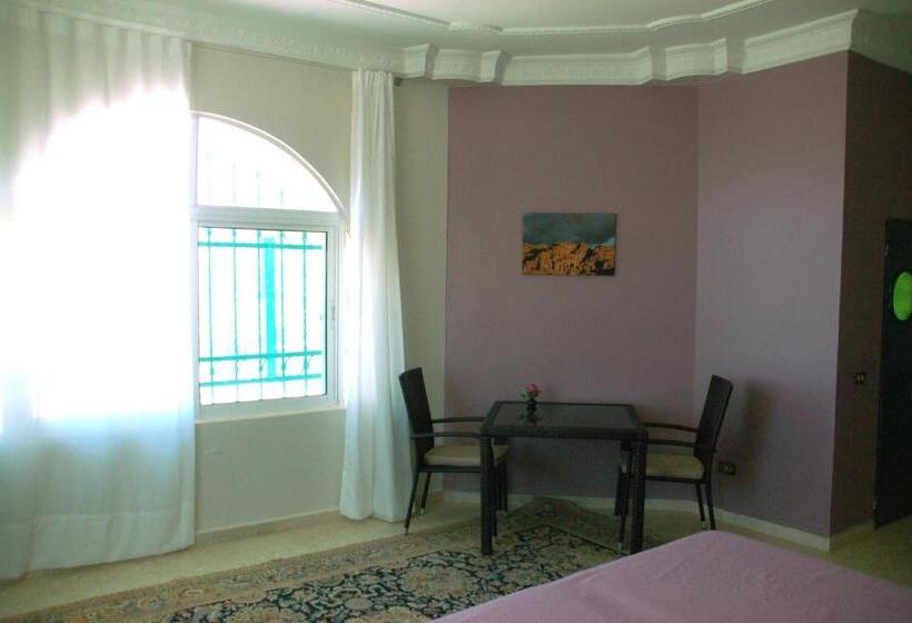 اتاق خانوادگی با چشم‌انداز کوه, B&b Petra Fig Tree Villa