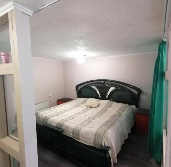 آپارتمان 1 خوابه با چشم‌انداز استخر, Jūrmala Beach