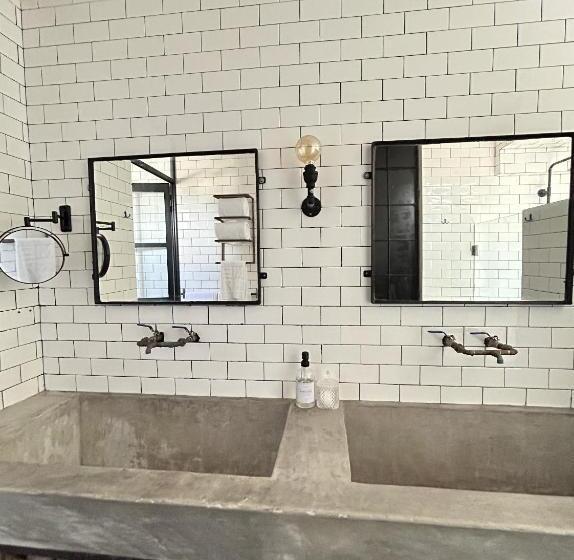 سوئیت با تخت بزرگ, Maka Hotel Boutique