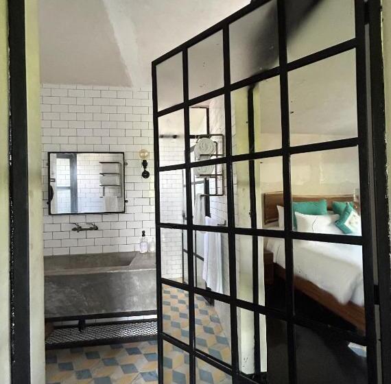 سوئیت با تخت بزرگ, Maka Hotel Boutique