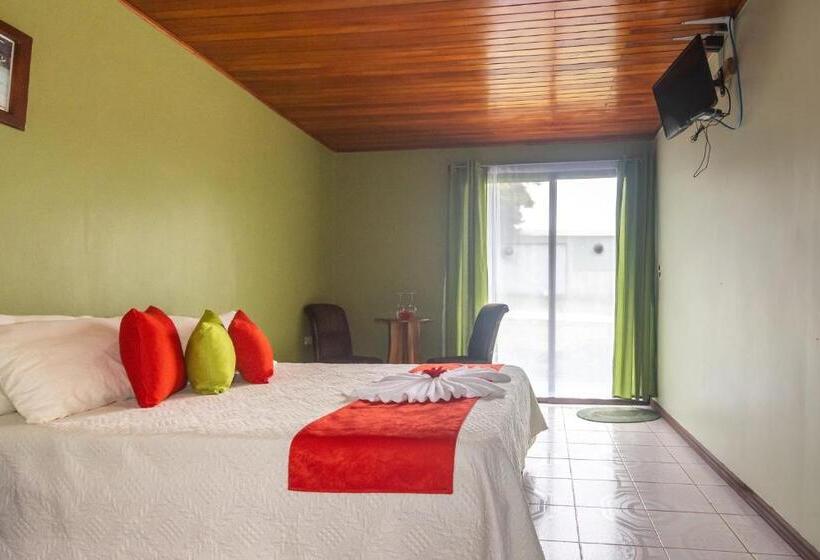 Номер Стандарт Трехместный, Nafre House B&b Monteverde